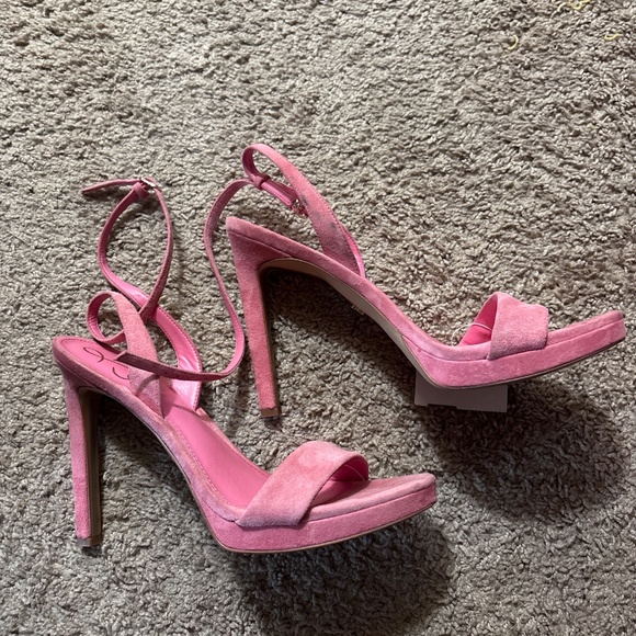 Gorgeous PINK SUEDE HEELS - Picture 3 of 4